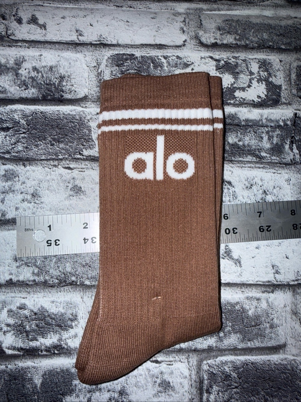 Alo Unisex Throwback Brown Socks - Crew Socks - Yoga